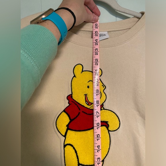 Disney Winnie the Pooh EUC Sweatshirt. ‘3-D’ effect with soft Pooh! Adult Medium - Picture 5 of 6